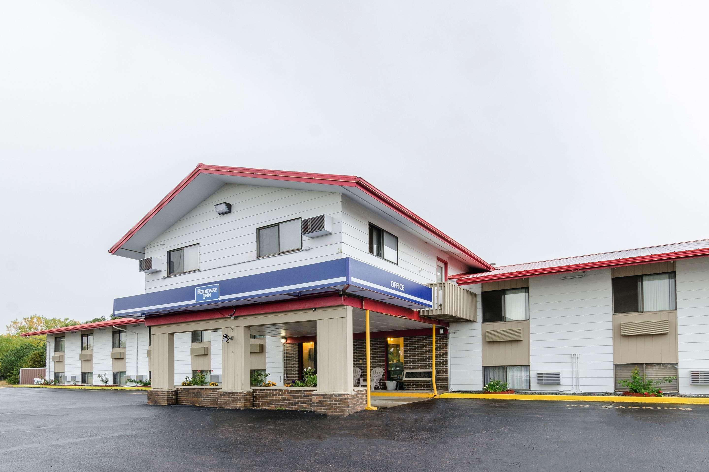Rodeway Inn Mitchell Exteriör bild