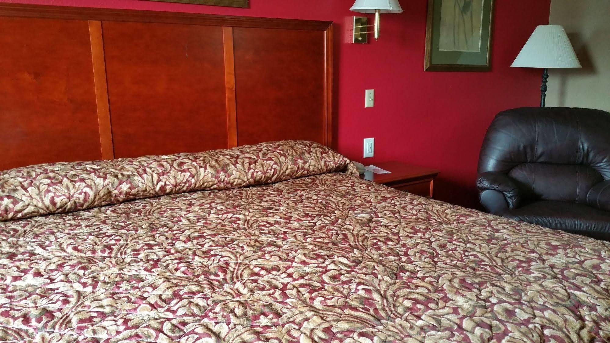 Rodeway Inn Mitchell Exteriör bild